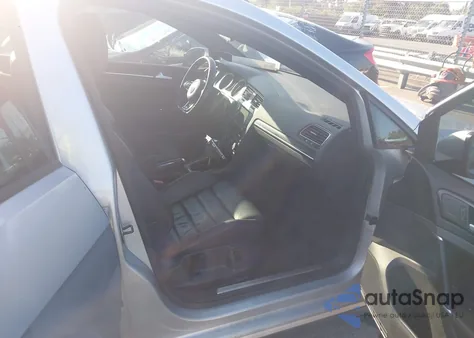 2015 Volkswagen Golf Gti 2.0T Se 4-Door z USA, uszkodzony, nr VIN 3VW4T7AU4FM009905